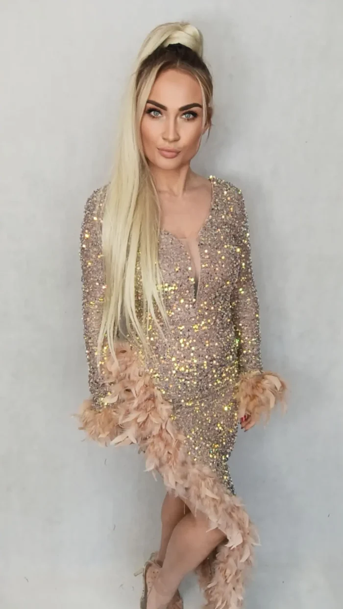 Sukienka cekinowa - obrazek 6